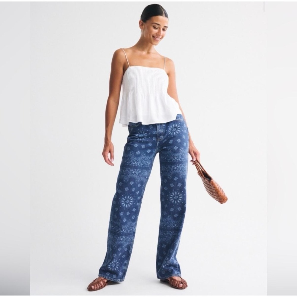 Abercrombie & Fitch 90s Relaxed High Rise Bandana Paisley Print Jeans Size 25 - Picture 1 of 7